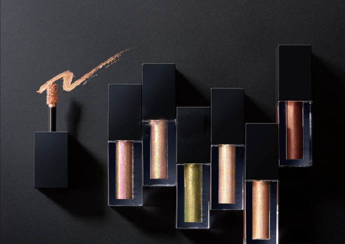 ADDICTION 首款液体眼影"The Liquid Eyeshadow Ultra Sparkle"