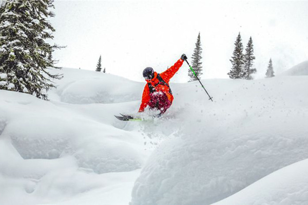 Backcountry 美国官网现有户外装备年度大促4折+额外8折，满额免邮