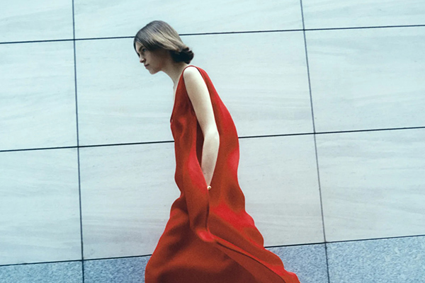 NET-A-PORTER 官网现有甄选正价商品75折，多买多省