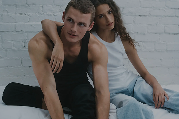 Calvin Klein 美国官网现有甄选商品半价5折闪促，满额免邮