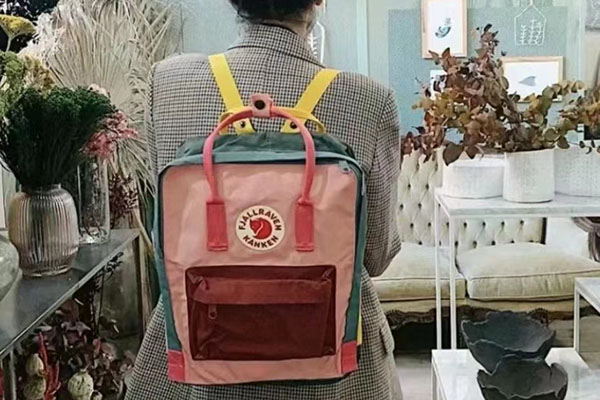 【Fjallraven】买‮送一‬一，多年统治北美校‮的园‬双肩包，‮价好‬来咯！
