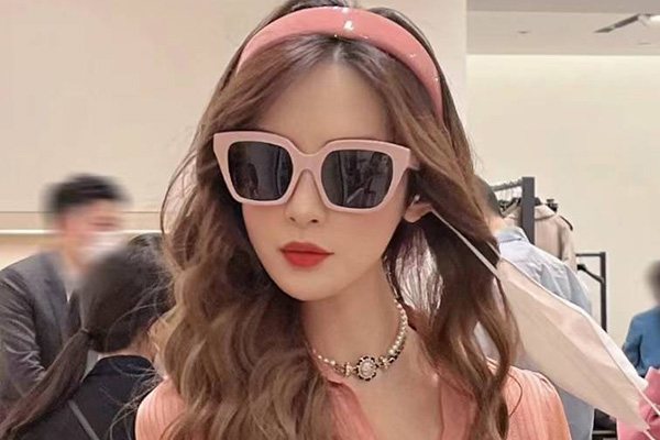 Celine 爆款7折，粉色墨镜好价，其‮颜他‬色有些5折