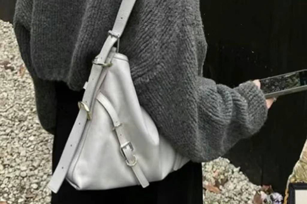 Givenchy 纪梵希54折！中号VOYOU折上折