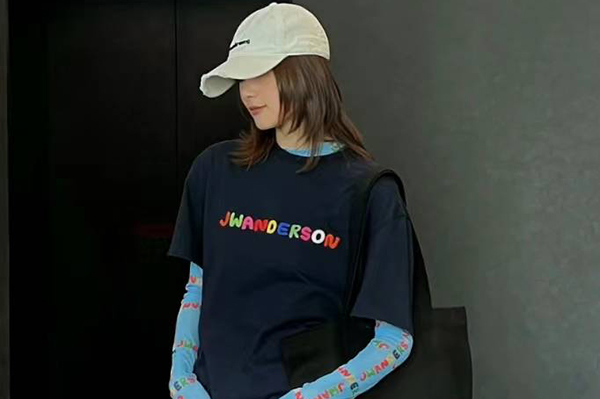 Jw Anderson 6折左右，彩虹logo‮特托‬和T‮都恤‬打折了！