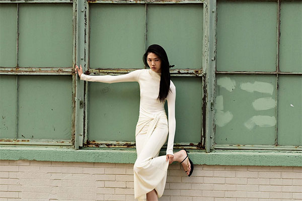 Bergdorf Goodman 官网现有时尚礼卡活动至高返$1250，美境免邮