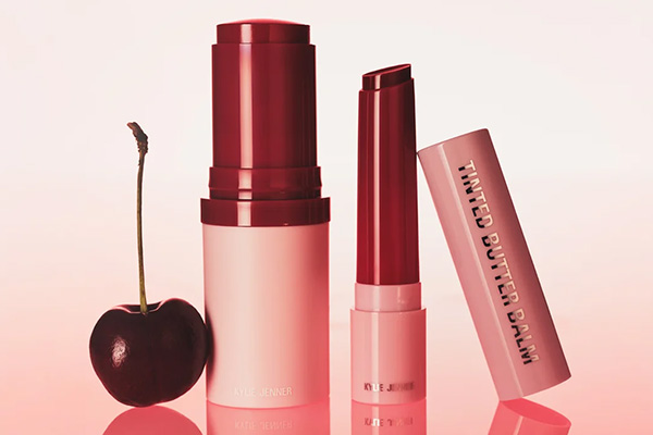 Kylie Cosmetics 官网纪念日大促满享7折优惠