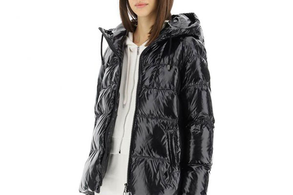 Coltorti 现有多款Woolrich羽绒大衣低至7折促销，可直邮中国