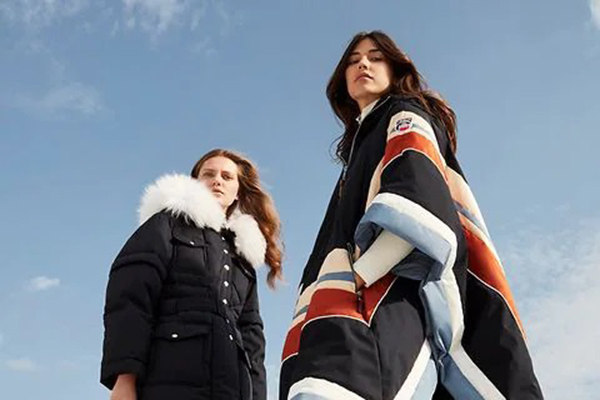 Farfetch 发发奇中文站现有年终大促精选单品低至5折，满额免邮中国-全员开放！
