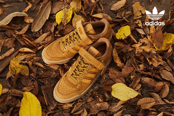 Adidas 香港官网有指定商品最高享额外5折促销，香港境内免邮