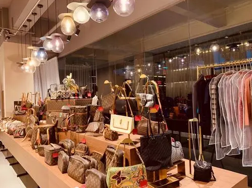 Luxury Store