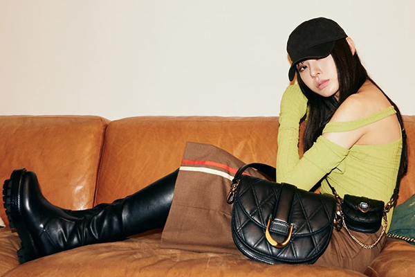 CHARLES&KEITH 美国官网年终无门槛85折促销，满额免邮