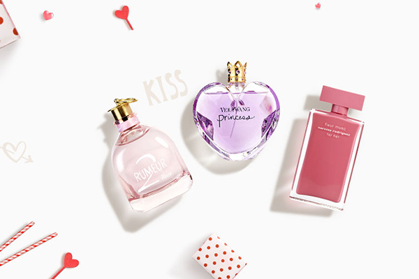 Fragrancenet中文网全场满2件享额外93折＋小程序专享，满$120立减$7，新用户无门槛93折