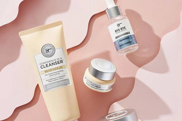 It Cosmetics现有全场美妆无门槛75折+额外9折促销，满送好礼