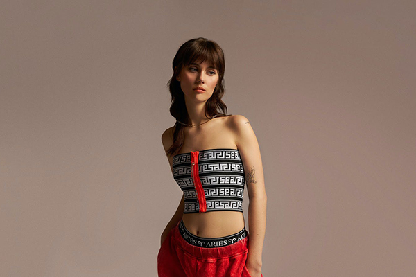 END.Clothing 官网现有折扣季特卖精选单品低至4折，可直邮国内