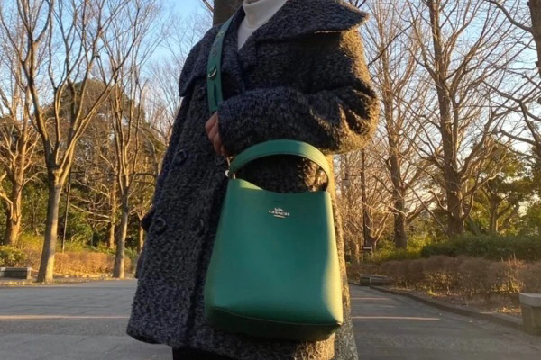 Coach Outlet工厂店精选包袋低至25折促销，精选单品额外85折