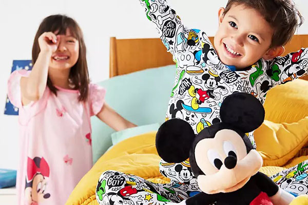 shopDisney现有全场无门槛8折促销，满额免邮