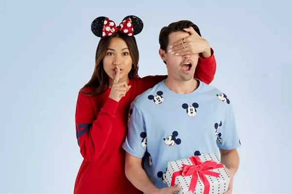 shopDisney现有神秘折扣精选商品低至5折，春夏新品都加入