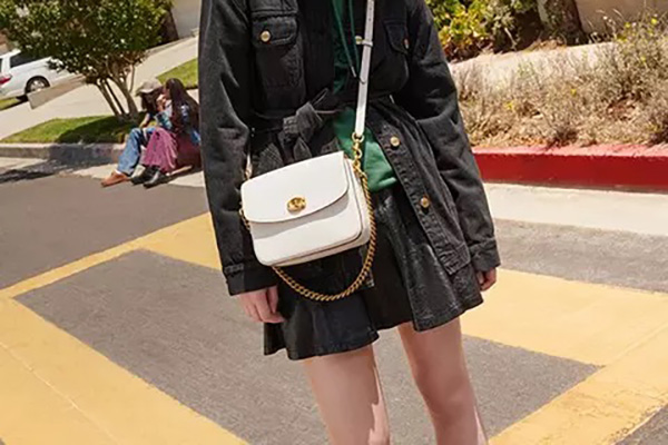 Coach Outlet 美国站折扣区热门包包低至3折+额外8折促销，美国免邮