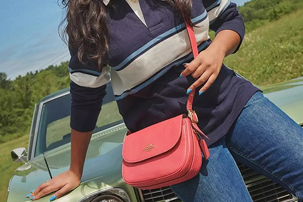 Coach Outlet美国站精选专区2件额外8折促销，美国免邮