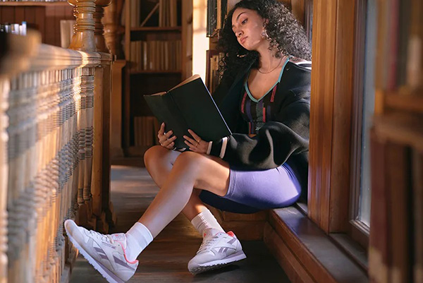Reebok 美国官网现有甄选服饰低至4折促销，会员美国免邮