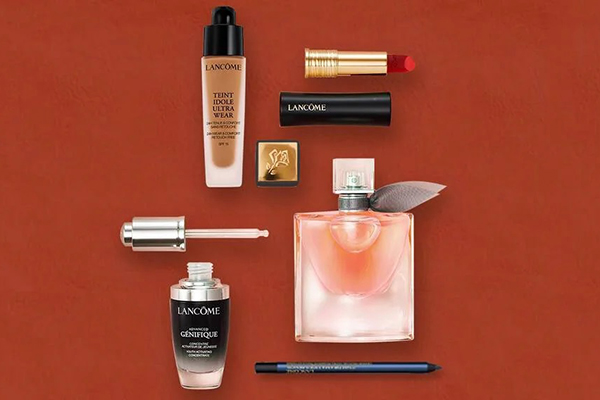 Lancôme 美国官网现有亲友特卖会最高满享65折，多款套装好价