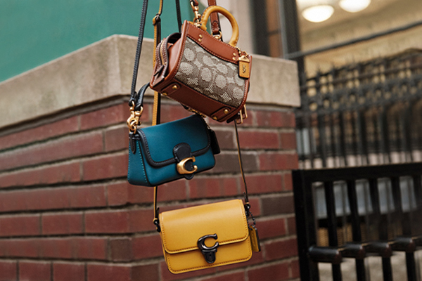 Coach Outlet 美国全场包袋低至3折+额外85折促销，满额免邮