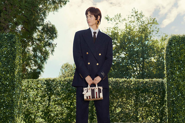 Mytheresa 官网现有秋冬服饰鞋包满享9折促销，限时全球免邮