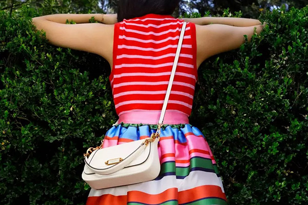如何辨别 Kate Spade 手袋的真伪：7 种方法