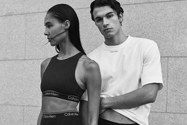 Calvin Klein 美国官网全场最高享额外7折促销，折扣区也参加