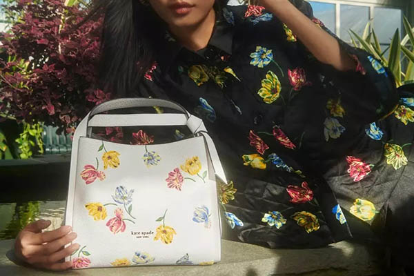 Kate Spade 美国官网折扣区低至6折+额外8折，美境免邮